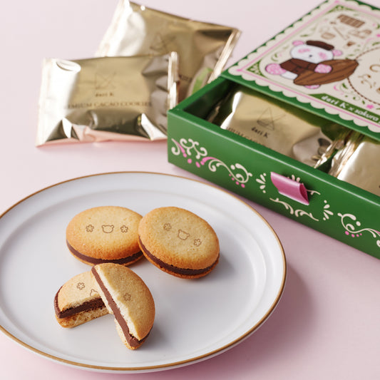 さくらパンダ プレミアムカカオサンドクッキー（ミルク）６個入り　紙袋１枚付